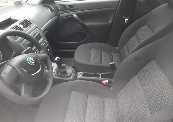 Skoda Octavia cena 19900 przebieg: 112000, rok produkcji 2009 z Zgierz małe 67